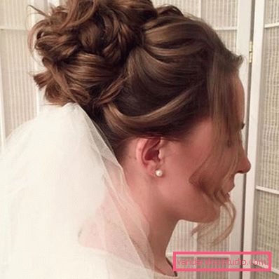 Wedding hairstyle high and low bun with a veil and without it