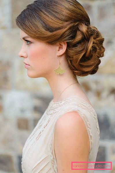 Wedding hairstyle high and low bun with a veil and without