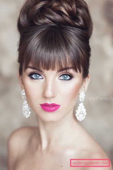 Wedding hairstyle high and low bun with a veil and without it