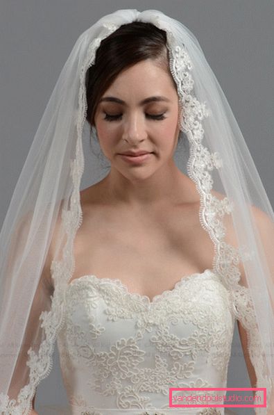 Wedding hairstyles with a veil on medium