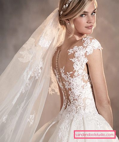 Wedding hairstyles with a veil on average