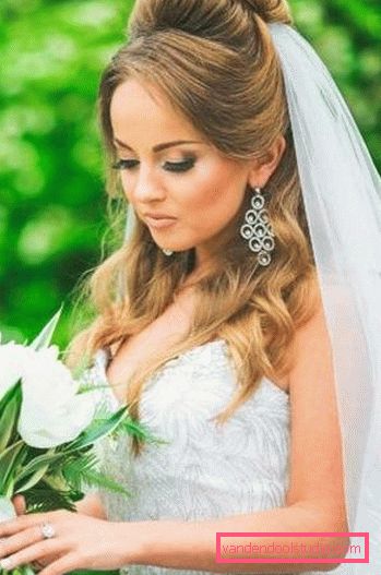 Wedding hairstyles with a veil on medium