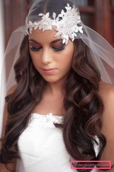 Wedding hairstyles with a veil on average