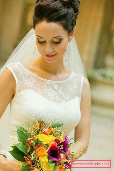 Wedding hairstyles with a veil on medium