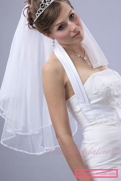 Wedding hairstyles with a veil on medium