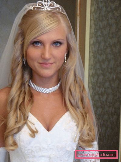 Wedding hairstyles with a veil on medium