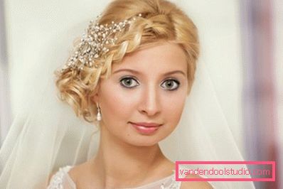 Bride with light green eyes