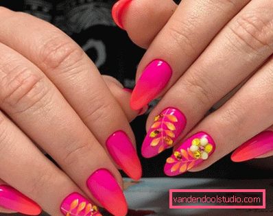 Manicure supernovae spring-summer 2019-2020 - fashion trends of seasonal nail design