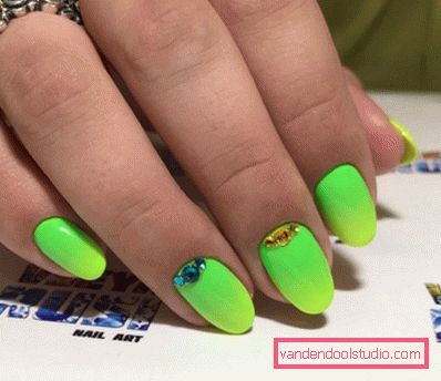 Manicure supernovae spring-summer 2019-2020 - fashion trends of seasonal nail design