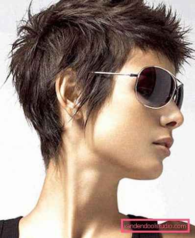 Options for fashionable short women's haircuts in 2019