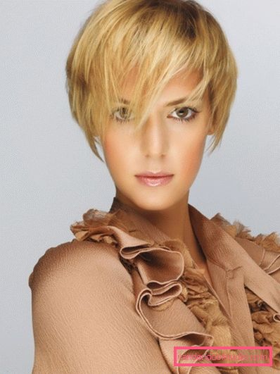Types of haircuts Cascade on short hair with bangs and without it