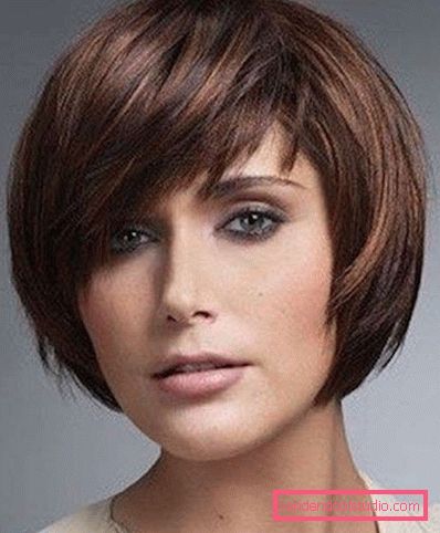Types of haircuts Cascade on short hair with bangs and without it