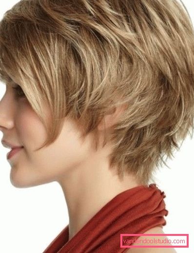 Types of haircuts Cascade on short hair with bangs and without it