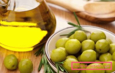 Restorative hair masks at home