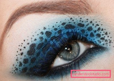 blue and black make up on the eyelids blue and black make up on the eyelids