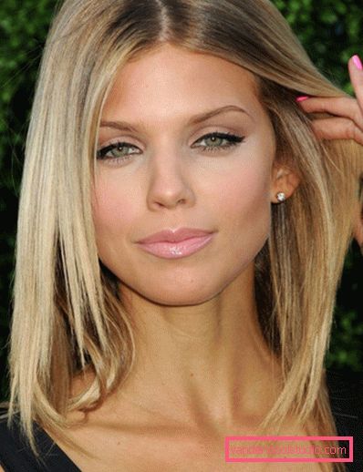 Women's haircuts for medium hair without styling