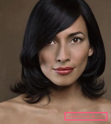Women's haircuts for medium hair without a bang 2019 - photo