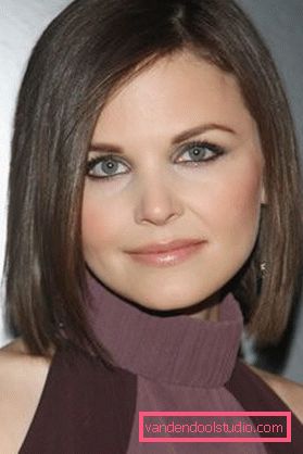 Women's haircuts for medium hair without a bang 2019 - photo