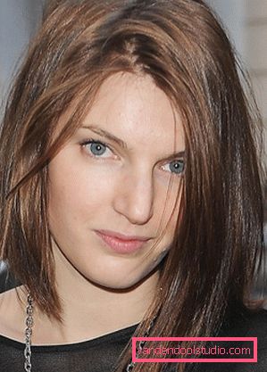Women's haircuts for medium hair without a bang 2019 - photo