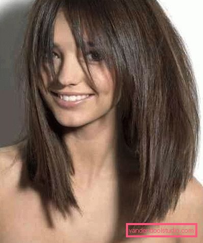 Women's haircuts for medium hair without a bang 2019 - photo