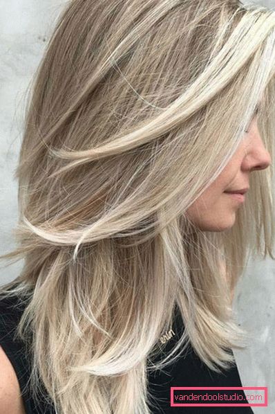 Women's haircuts for medium hair without a bang 2019 - photo