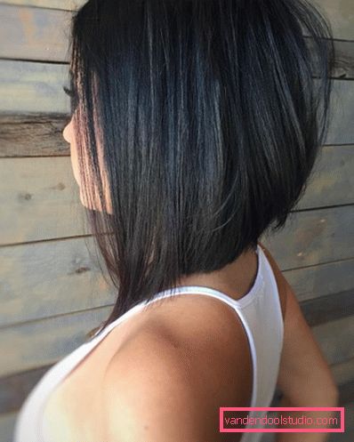 Women's haircuts for medium hair without a bang 2019 - photo
