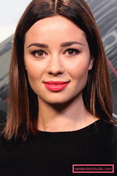 Women's haircuts for medium hair without a bang 2019 - photo