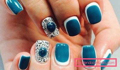 nail art in blue